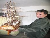 İngiliz Kraliyet Donanmasına Ait Geminin Maketini Yaptı