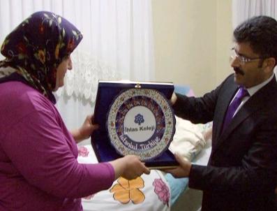 AYDAN ŞENER - İhlas Koleji Yılın Annesini Seçti