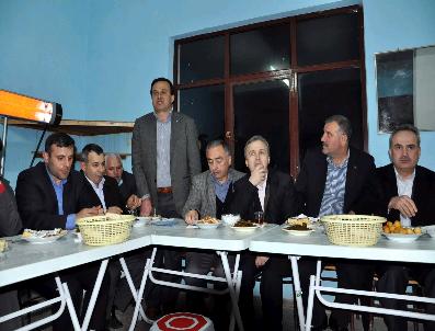 AHMET DUYAR - Ak Parti Heyeti Köy Ziyaretlerini Sürdürdü