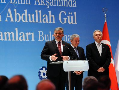 Cumhurbaşkanı Abdullah Gül İzmir‘de İşadamlarıyla Yemek Yedi