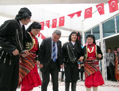 MAHMUT ÖZDEMIR - Niksar Yükseköğretim Tanıtım Fuarı Açıldı