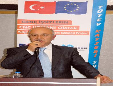 TÜRKIYE TEKNIK ELEMANLAR VAKFı - Öksüzkaya: Meslek Liselerinin Önünü Tıkayanlar Ekonomiye Büyük Zarar Verdi