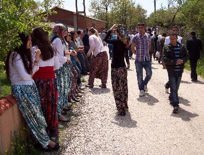 Aşk Sokağı‘nda Tanışma İzdihamı