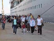 Kuşadası‘na Dört Gemiyle Yedi Bin Turist Geldi