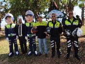 Polisler Ceza Yazmadı, Kask Dağıttı