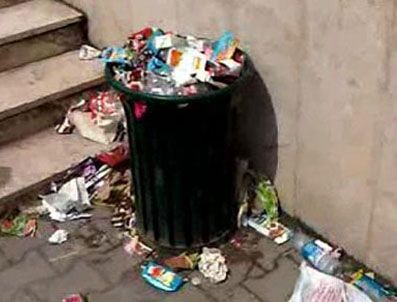Çöp yığınlarının içinde ders