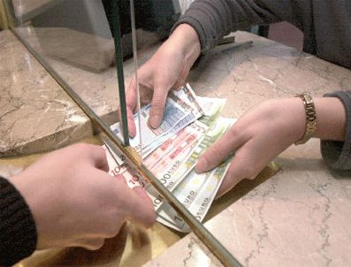 Bankada nefes almak bile para