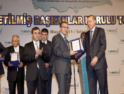 Başbakan Erdoğan Asgiad’A Başarı Plaketi Verdi