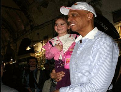 BEYAZ SHOW - Kerim Abdülcabbar'ın İstanbul turu