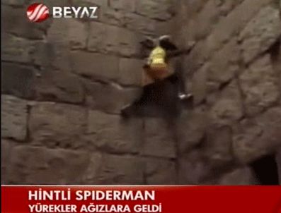 Yürekleri ağza getiren Hintli Spıderman