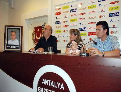 İHSAN COŞKUN - Mahkeme Doktorlara Beraat Verdi, Başhekimin Soruşturma Açmasını İstedi