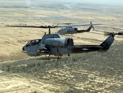 Pakistan'da askeri helikopter düştü