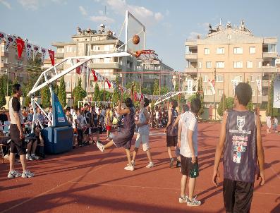 Gaziantepli Öğrenciler, Streetball Turnuvası İle Stres Attı