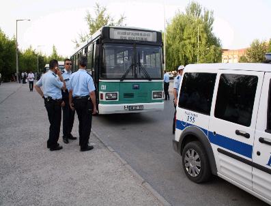 Otobüsün Altında Kalan Kadın Ağır Yaralandı