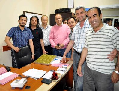 CAFER ŞAHIN - Emniyet Müdürü Şahin Silahlı Soygun Olayını Aydınlatan Personele Baklava İkram Etti