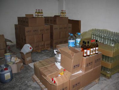 Mersin'de sahte içki üreten 20 kişi tutuklandı