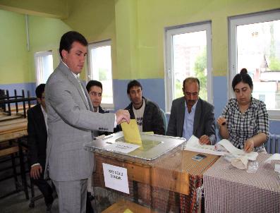 Oltu’Da Seçime Yoğun Katılım