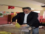 Ünver, Ailesi İle Birlikte Oyunu Kullandı