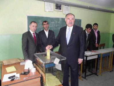 Yılmaz Erzurum Lisesi’Nde Oy Kullandı…