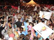 Ak Partililer Denizli’De Galibiyetlerini Zeybek Oynayarak Kutladı