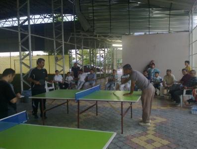 Babalar Masa Tenisinde Yarıştı