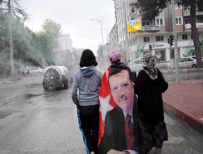 HASAN HAMI YıLDıRıM - Ak Parti‘den Zafer Yürüyüşü