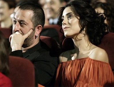 Cem Yılmaz, Cansu Dere aşkı dolu dizgin!