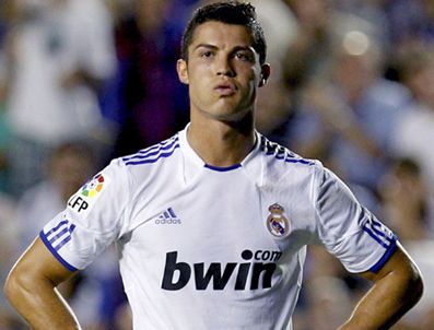 EMMANUEL ADEBAYOR - Cristiano Ronaldo: Manchester City'e gitmem