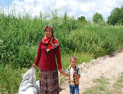 VELI ÖZER - Siyanür Tehdidi Altında Olduklarını İddia Eden Köylüler, Taşınmak İstiyor