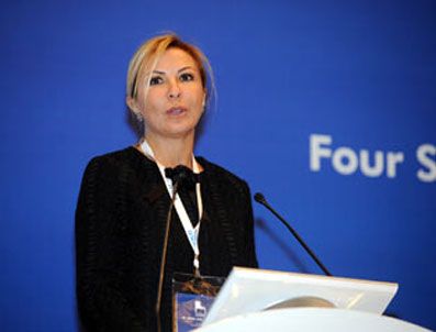 ÜMIT BOYNER - Ümit Boyner parti başkanlarını kutladı