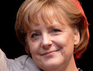Merkel ve Zapatero'dan tebrik telefonu