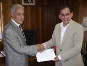 Bakan Demir Mazbatasını Aldı