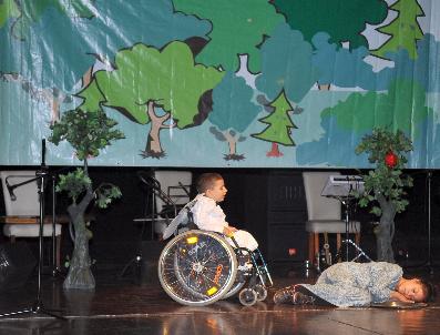 İDRİS GÜLLÜCE - Engelli Çocuklardan ‘Çok Güzel Hareketler‘