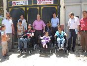 Sason‘da Yürüme Engelli 3 Çocuğa Akülü Araç Verildi