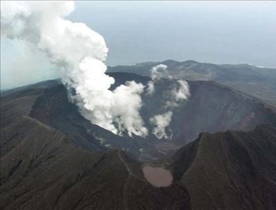 HAWAII - Şili'de Puyehue yanardağı kül kusuyor