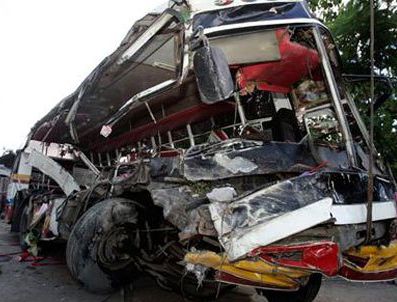 UGANDA - Yolcu otobüsleri çarpıştı 28 kişi hayatını kaybetti