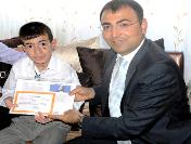 Mutlugül’Ün Karnesini, Vali Toprak Evine Götürdü