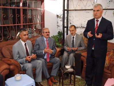 RAMAZAN FANI - Van Valisi Karaloğlu, Altaş Ailesine Taziye Ziyaretinde Bulundu