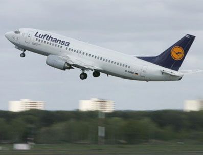 Lufthansa Havayolları uçağı havada büyük tehlike atlattı