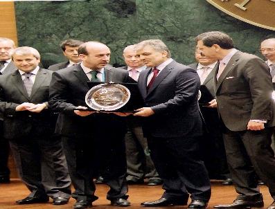 İtso Meclis Üyesi Fergane‘ye Tobb Hizmet Şeref Ödülü