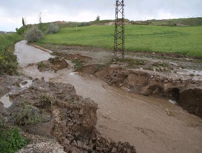 Nevşehir‘de Tarım Arazilerini Dolu Vurdu
