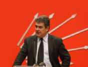 Kurultaylarla vakit kaybediyoruz