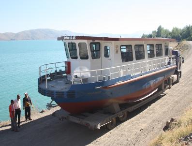 SULTAN DOĞRU - Çok Amaçlı Hizmet Teknesi Suya İndirildi