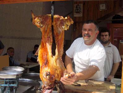 Taşköprü’Nün Meşhur Kuyu Kebabı Bu Yıl Kilosu 50 Tl’Den Servis Ediliyor