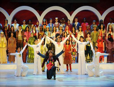 YEŞİM SALKIM - Türkçe Olimpiyatları Şarkı Finalinin birincisi Tacikistanlı Shohrukh Yunusov