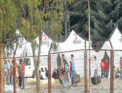 Türkiye'ye sığınan Suriyelilerden 539'u ülkesine döndü