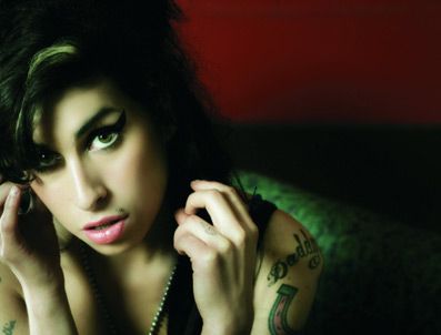 AMY WİNEHOUSE - Amy Winehouse Türkiye'den ayrıldı