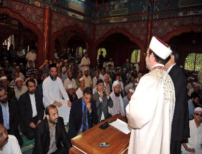 Diyanet İşleri Başkanı Görmez Çin‘de Cuma Namazı Kıldı