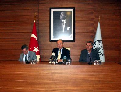 İ.B.B. Başkanı Topbaş Yurda Döndü