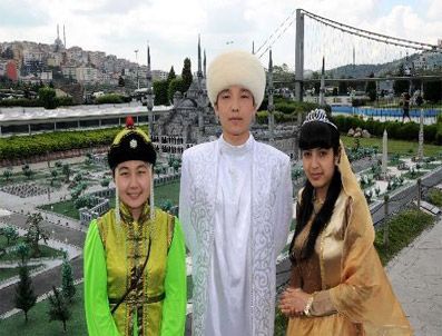 Olimpiyat öğrencileri Miniatürk'ü ziyaret etti